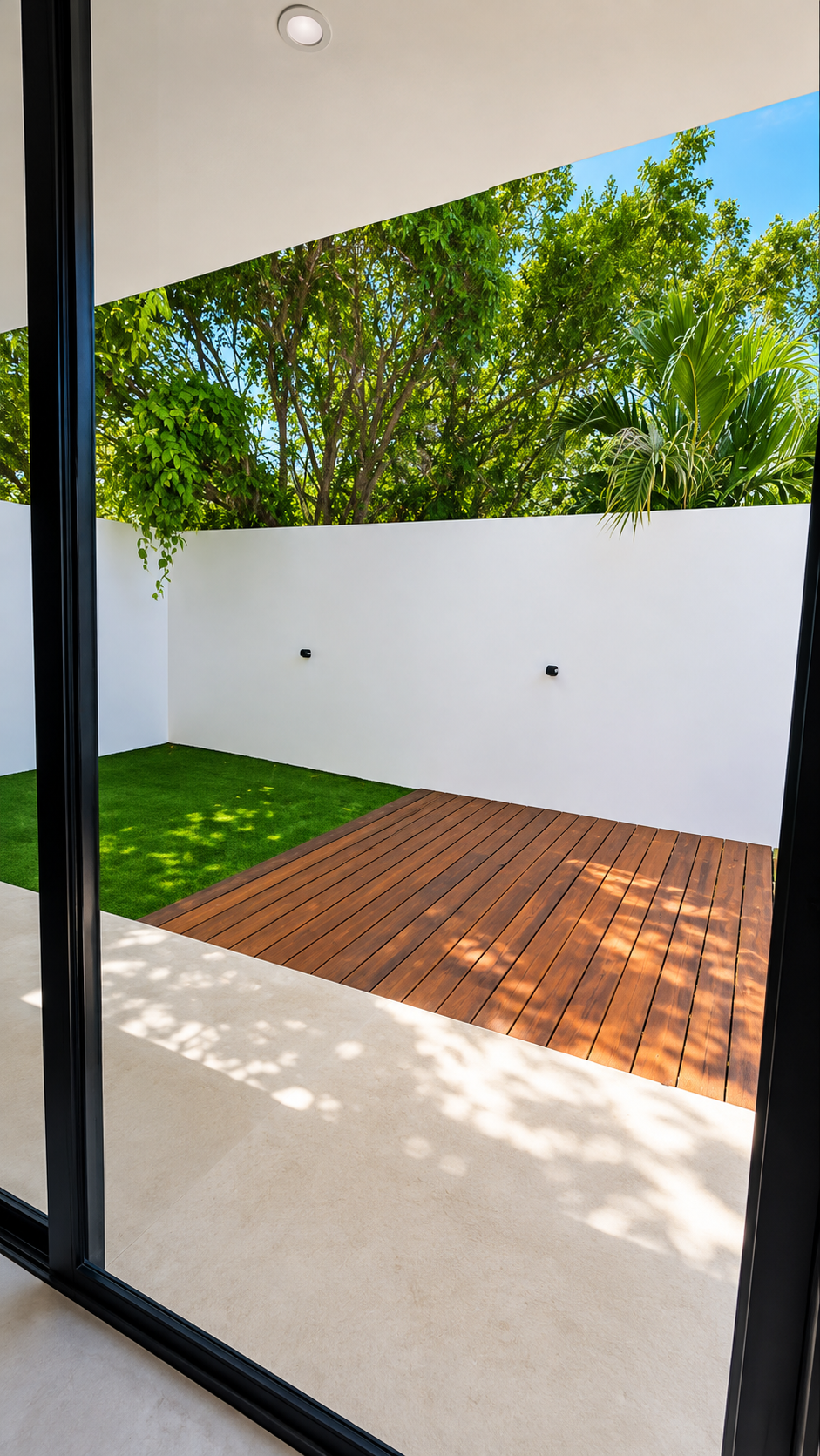 Terraza y jardín privado